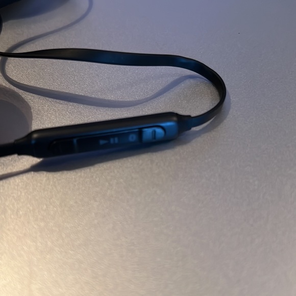 Level over ear headphones - Picture 4 of 4